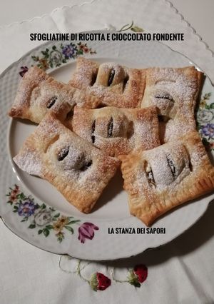 Foto di Sfogliatine di ricotta e cioccolato fondente