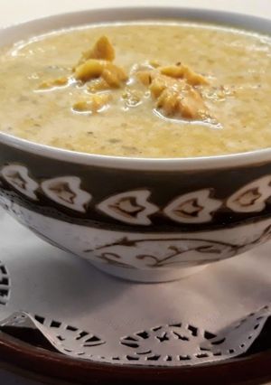 Foto principal de Sopa de pescado en salsa de almendra