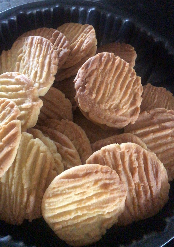 A picture of Simple butter cookies.