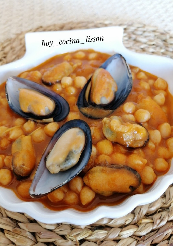 Una foto de Garbanzos con mejillones