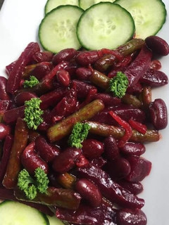 A picture of Red Kindney Bean Beetroot Salad.