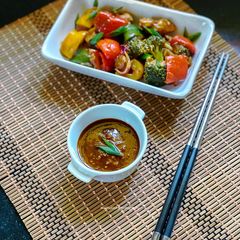 A picture of Hot Garlic Sauce.