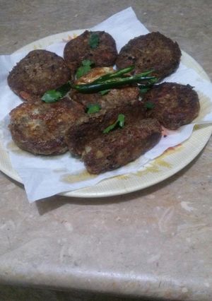 A picture of Spicy tawa Kachnaar cutlets.