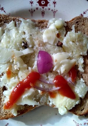 A picture of Toast pizza.