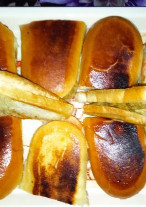 A picture of Bread burger.