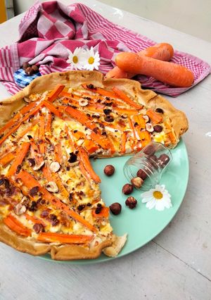 Une photo de Tarte à la carotte, noisette, cumin et feta