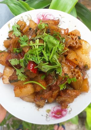 Hình của món Củ sen om thịt.