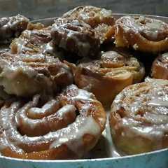 A picture of Roles de canela.