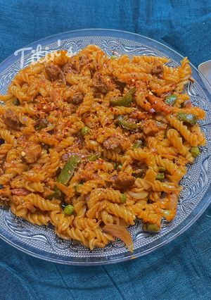 দেশি স্টাইল চিকেন পাস্তা(desi style chicken pasta recipe in bengali) রেসিপির প্রধান ছবি