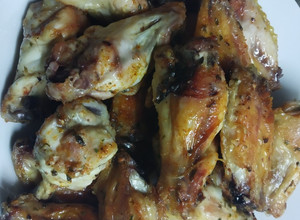 Una foto de Alitas doradas