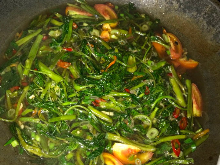 Resep Tumis kangkung saus tiram Anti Gagal