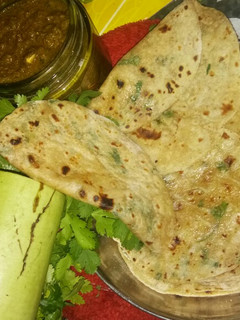 દૂધી ની રોટલી (Dudhi Rotli Recipe in Gujarati) રેસીપી મુખ્ય ફોટો
