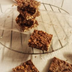 A picture of Peanut Chocolate Chikki.