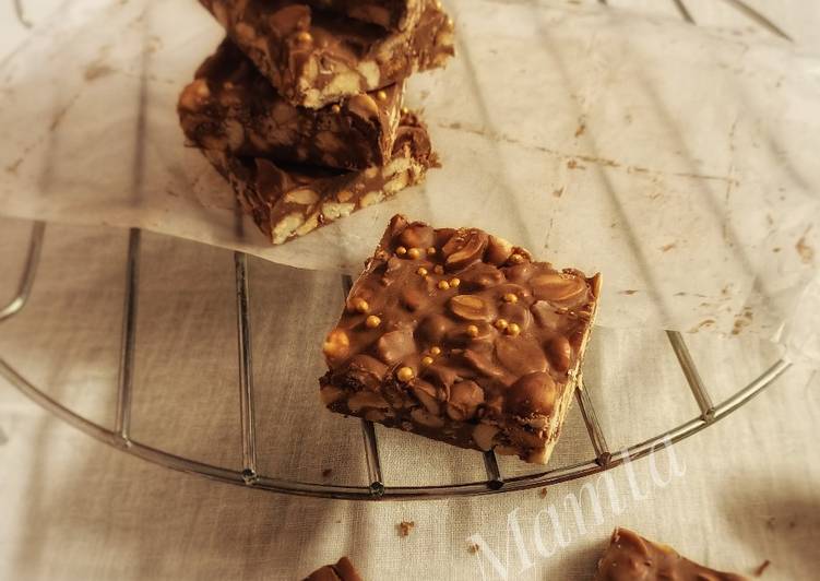 Recipe of Perfect Peanut Chocolate Chikki