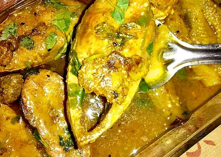 Step-by-Step Guide to Make Quick Ilish machher patla jhol begun,kalojeere diye/Hisla fish curry