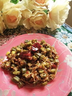 A picture of Piyaz bhindi.