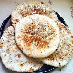 A picture of Alo qeema waly naan.