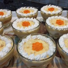 A picture of Yummy mango custer.