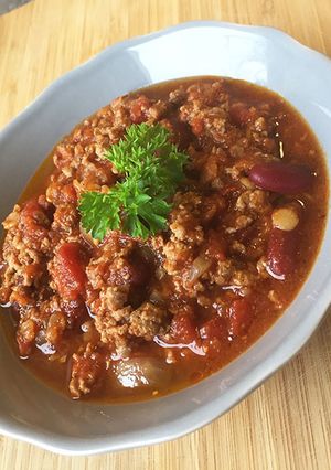 A picture of Slow cooker turkey chilli.