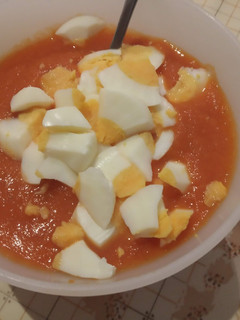 Una foto de Salmorejo de calabacín y tomate