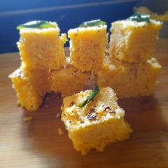 A picture of Dhokla.
