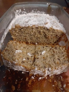 Una foto de Budín de banana, avena, coco, miel y sem de lino (súper fácil) 🥥🍌