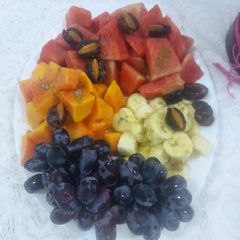 A picture of Fruit chaat platter.