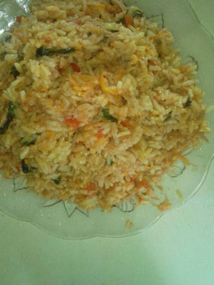 Una foto de Arroz con atún picante