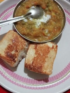 पाव भाजी (Pav Bhaji Recipe in Hindi) रेसिपी मुख्य फोटो