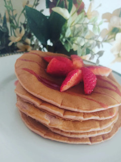 Una foto de Tortitas de fresa 🍓🍓