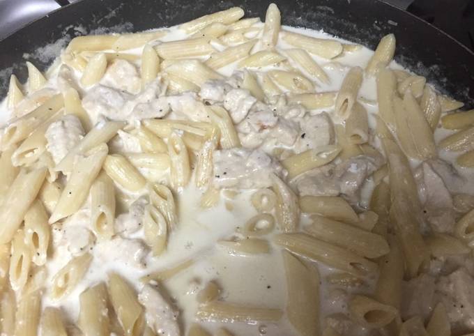 How to Prepare Quick Chicken Alfredo