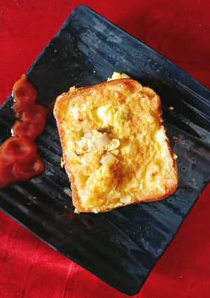 ডিম পাউরুটি ভাজা(dim pauruti bhaja recipe in Bengali) রেসিপির প্রধান ছবি