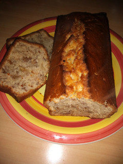 Una foto de Queque con nueces...y algo más. 🍋🍞