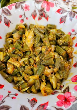 आलू बीन्स (aloo beans recipe in Hindi) रेसिपी मुख्य फोटो