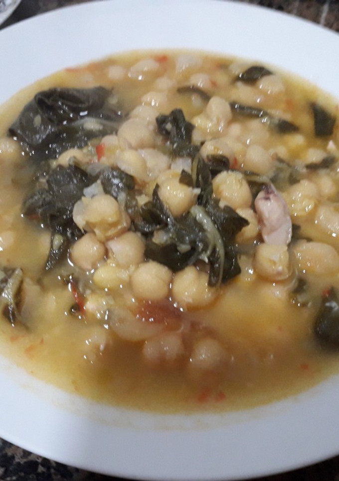 Una foto de Potaje de garbanzos a mi manera