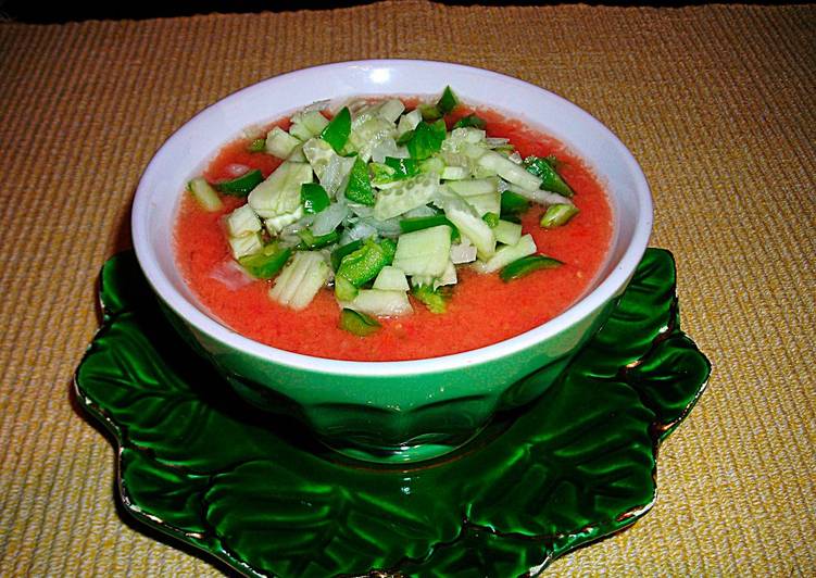 Gazpacho de tomates con almendras sin pan