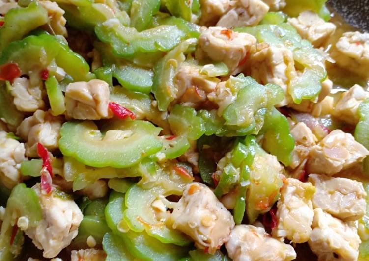 Tumis pare dan tempe pedes nampol