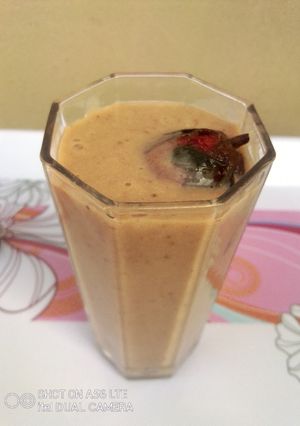 A picture of Zesty Strawberry Milk Shake/smoothie.