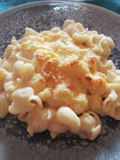 Una foto de Mac & Cheese caseros gratinados