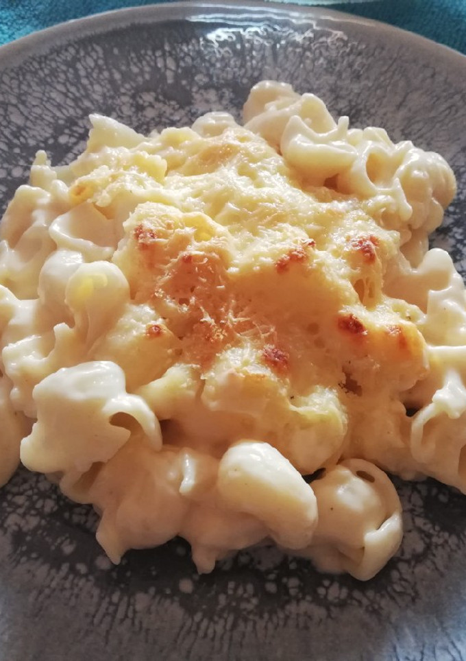 Una foto de Mac & Cheese caseros gratinados