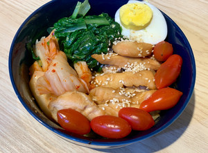 大食怪的夏天快速午餐 — 營養均衡拌飯 的食譜成品照片