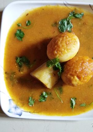 A picture of Egg curry.