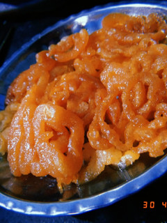 जलेबी (Jalebi recipe in Hindi) रेसिपी मुख्य फोटो