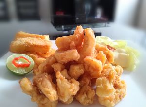 Una foto de Chicharrón de pota crocante👍🇵🇪