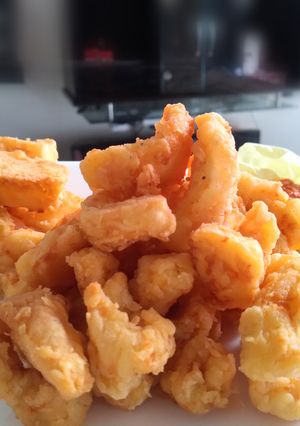 Una foto de Chicharrón de pota crocante👍🇵🇪
