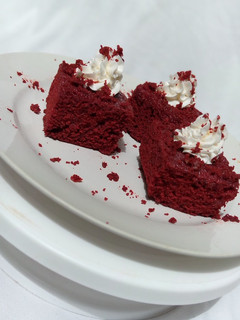 A picture of Red velvet cake.
