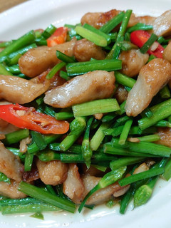 韭菜花炒甜不辣 的食譜成品照片