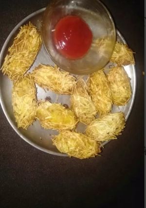સેવ રોલ (Sev Roll Recipe In Gujarati) રેસીપી મુખ્ય ફોટો