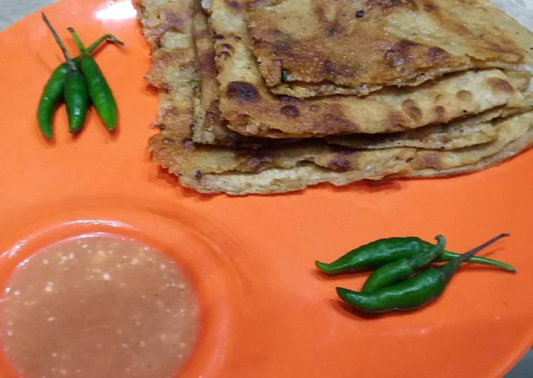 Aloo ka masalay dar paratha 😋🌶🍅