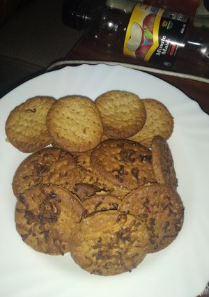 A picture of Digestive chocolate biscuit #digestivebiscuitchallengebybelinda.